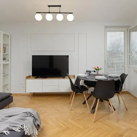 Old Town By Renters Apartman Varsó