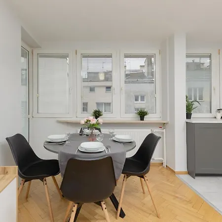 Old Town By Renters Apartman Varsó