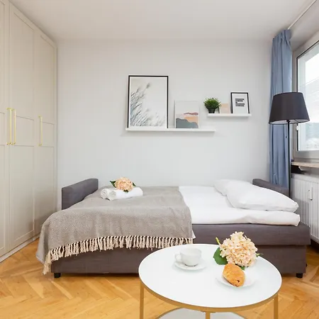 Old Town By Renters Warschau